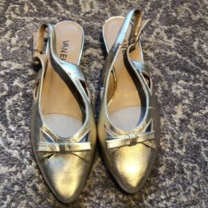 COPY - Vanieli flat gold sling backs in 6.5
